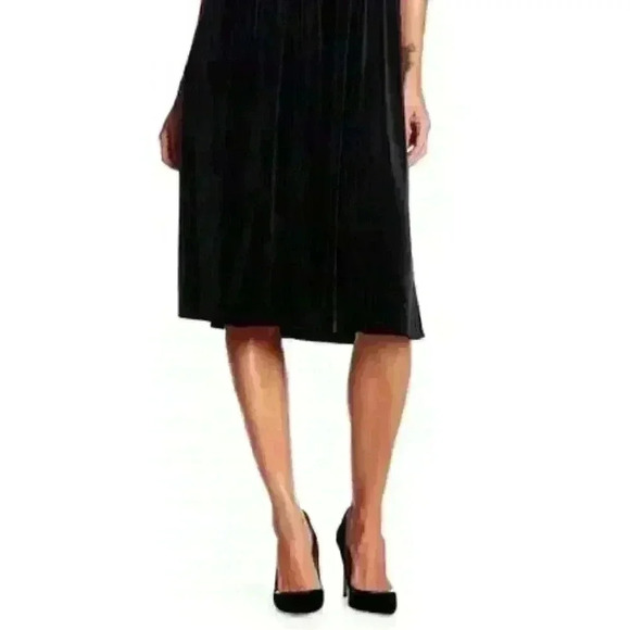 NEW! Romeo+Juliet Women’s S Crochet Dress NWT $195 - Picture 3 of 3